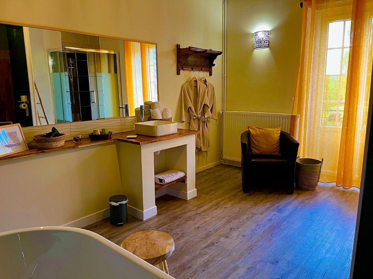 Le Manoir Des Haies Spa Les Champs-Géraux Εξωτερικό φωτογραφία