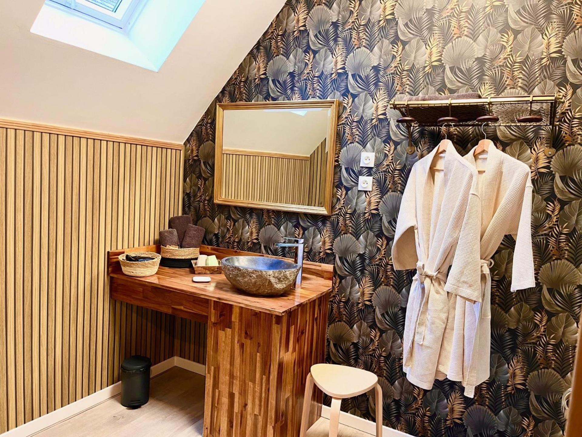 Le Manoir Des Haies Spa Les Champs-Géraux Εξωτερικό φωτογραφία